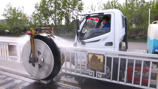 4-24 护栏清洗_20170426103008.JPG