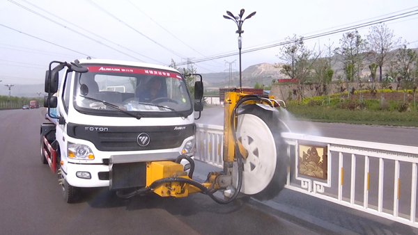 4-24 护栏清洗_20170426103047.JPG